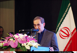 اهدا مدالهای تیم ربوکاپ دانشگاه آزاد اسلامی به موزه آستان قدس رضوی