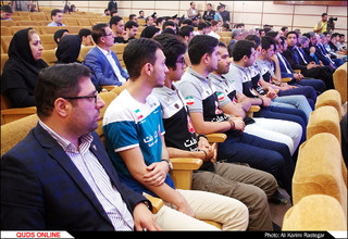 اهدا مدالهای تیم ربوکاپ دانشگاه آزاد اسلامی به موزه آستان قدس رضوی