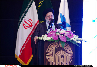 اهدا مدالهای تیم ربوکاپ دانشگاه آزاد اسلامی به موزه آستان قدس رضوی