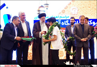 اهدا مدالهای تیم ربوکاپ دانشگاه آزاد اسلامی به موزه آستان قدس رضوی