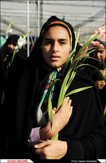 گلباران حرم مطهر رضوی در روز میلاد بانوی کرامت /گزارش تصویری