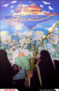 گلباران حرم مطهر رضوی در روز میلاد بانوی کرامت /گزارش تصویری