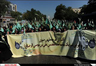 گلباران حرم مطهر رضوی در روز میلاد بانوی کرامت /گزارش تصویری