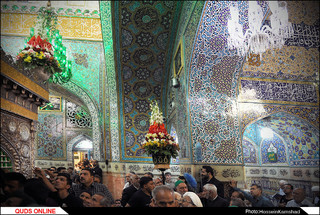 تعویض گل ضریح مطهر امام رضا علیه السلام/گزارش تصویری