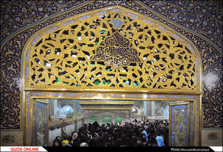 تعویض گل ضریح مطهر امام رضا علیه السلام/گزارش تصویری