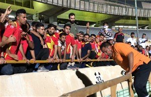 فیلم| سقوط وحشتناک لیدر فولاد خوزستان به تونل ورزشگاه آزادی
سقوط