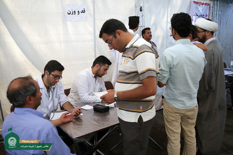 ایجادپایگاههای سیار پایش سلامت رایگان توسط آستان قدس پایش سلامت