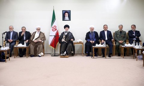 رهبر انقلاب:مذاکره با آمریکا بهطور قطع منتفی است
رهبری