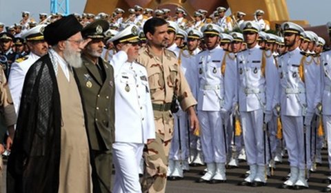 حضور فرمانده معظم کل قوا در دانشگاه علوم دریایی امام خمینی(ره) نوشهر
رهبری