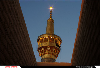 آیین تعویض پرچم گنبد منور حضرت رضا(ع)