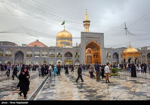 سیره امام رضا(ع) در همنشینی با فقرا و مردم باید درسی برای مسؤولان باشد حرم رضوی