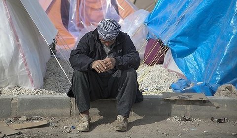 فریادهای مردی که هنوز در کرمانشاه است/ نامردها چرا مردم را رها کردهاید؟ زلزله
