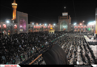 مراسم آیینی شام غریبان سیدالشهدا(ع) در حرم مطهر رضوی برگزار شد/گزارش تصویری