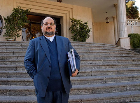 همسان سازی حقوق بازنشستگان نیازمند منابع مالی است/موضوع ادغام صندوقهای خدمات تامین اجتماعی کنار گذاشته شد/فیلم شریعتمداری