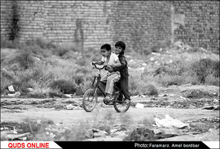 خیلی دور ....خیلی نزدیک