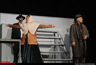 نمایش تئاتر " باغ خونی "