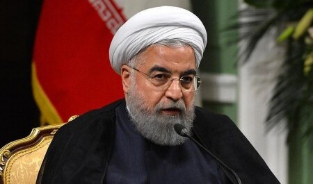 روحانی: ابر به پایین نگاه میکند و سپس میبارد! روحانی