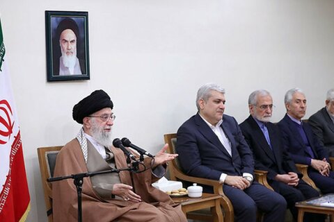 رهبر معظم انقلاب:
شتاب حرکت علمی کشور نباید به هیچوجه کُند یا متوقف شود رهبری