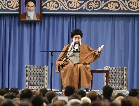 رهبر معظم انقلاب: هر اندازه خودمان اراده کنیم نفت را صادر میکنیم رهبری