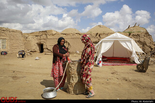 روستای چاله زرد با وجود فاصله کمتر از 50 کیلومتر از پتروشیمی سرخس، از گاز بهره مند نیستند و در روزهای پس از سیل نیز با مشکلات بیشتری مواجه هستند و از نفت برای گرمایش استفاده میکنند.