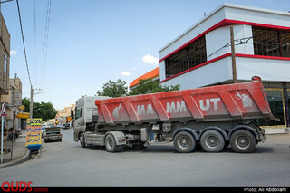 عبور ماشین های سنگین جهت ساخت باغ ها و ویلا در روستای توس