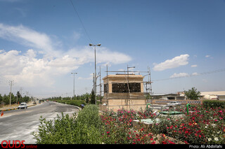 جای خالی مجسمه ابولقاسم فردوسی پیش از مراسم بزرگداشت