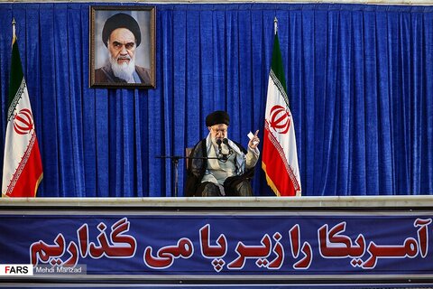 ملت و مسئولان ما فریب رئیس جمهور آمریکا را نخواهند خورد/ ما در کشور مشکل داریم اما بن بست نداریم رهبری
