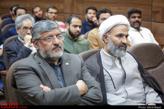 اهدای مدال "مهلا مومن زاده" نایب قهرمان مسابقات جهانی تکونداو منچستر به خانواده شهید قیاسیان