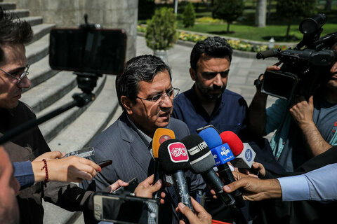کنترل کامل بر بازار ارز داریم/فیلم همتی - کراپشده