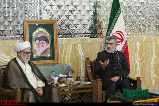 اهدای نشان خادمی امام رضا(ع) به عوامل سرنگونی پهپاد آمریکایی