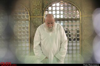 غباروبی مضجع مطهر رضوی