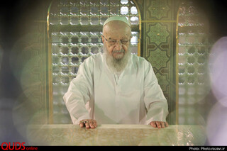 غباروبی مضجع مطهر رضوی