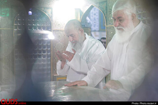 غباروبی مضجع مطهر رضوی