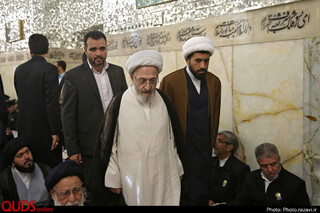 غباروبی مضجع مطهر رضوی