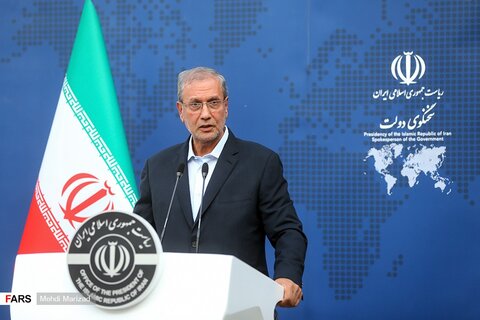 به واگذاری ایرانخودرو و سایپا باور داریم اما... ربیعی