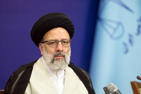 حرکت جالب حجت الاسلام رئیسی هنگام ورود به شهر یزد+ عکس رئیسی - کراپشده