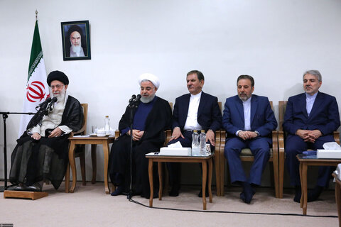 دشمن هیچ غلطی نمیتواند بکند/ چهل سال دوم قطعاً بهتر خواهد بود/ لزوم هدفگذاری بهسمت ریشهکن کردن فقر دیدار دولت با رهبری