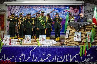 مراسم معنوی عطر افشانی و گلباران گلزار شهدا در بهشت رضا علیه السلام