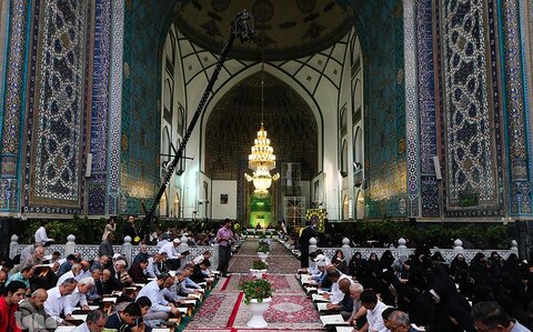 کاروان قاریان بین المللی و ممتاز کشوری به راهپیمایی اربعین حسینی اعزام شد قرائت قرآن در حرم امام رضا