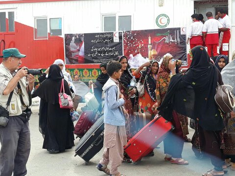 بقاع متبرک خراسان جنوبی پذیرای زائران پاکستانی زائران پاکستانی