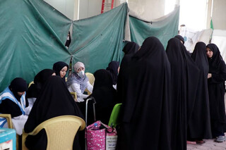 خدمت رسانی بیمارستان سیار رضوی در مسیر نجف و کربلا