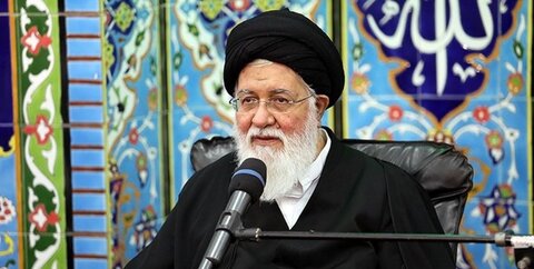 «گرانی اجتنابناپذیر است» بیمعنا است/مسئولان «ایمنسازی اقتصاد معیشت» را ایجاد کنند امام جمعه مشهد
