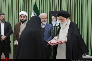 آئین تجلیل ازخادمین زائرین پیاده دهه آخرماه صفر