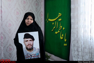 بی بی ساره بخشی همسر شهید سید محمد حسین زاده که ۱۶ سال با هم زندگی کردند و ثمره آن سه فرزند به نام های زهرا سادات و سید حسین و سید علی است. شهید سید محمد حسین زاده متولد سال ۵۵ که در مهر سال ۹۳ در دمشق به شهادت رسید.