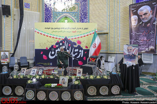 از تبار ام البنین سردار سلیمانی تجلیل از خانواده شهدا