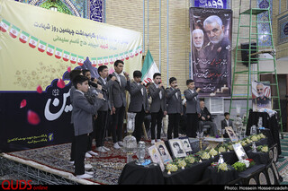 از تبار ام البنین سردار سلیمانی تجلیل از خانواده شهدا