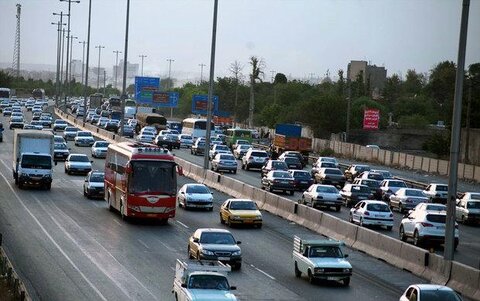 ترافیک در ورودی و خروجیهای مشهد پرحجم است ترافیک