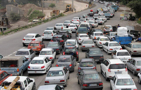 ترافیک در ورودی و خروجیهای مشهد سنگین و پرحجم است ترافیک