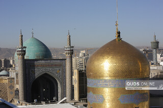آیین تعویض پرچم گنبد حرم مطهر امام رضا علیه السلام