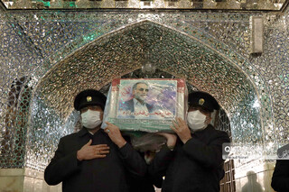 طواف پیکر دانشمند هسته ای شهید محسن فخری زاده در حریم رضوی